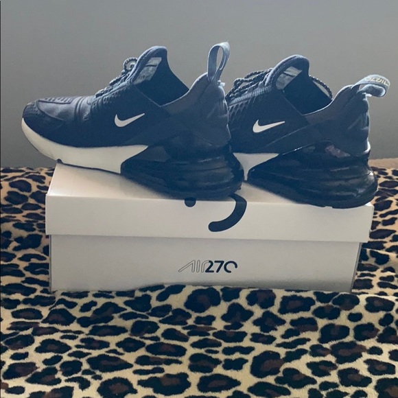 Nike Shoes - Nike Air Max 270 SE